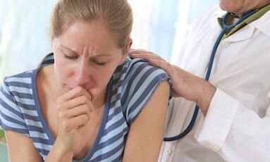 The doctor examines a patient who experiences a sharp pain in the shoulder blade when coughing